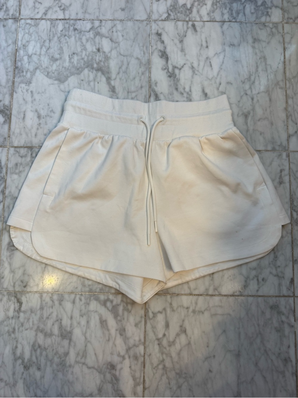 Old Navy Active Extra High Rise Dynamic Fleece Shorts